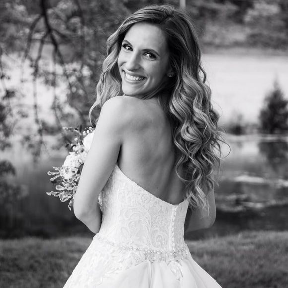 Meet your Posher, Jennifer - Picture 1 of 1